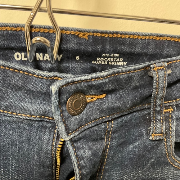Old Navy Mid-Rise Rockstar Super-Skinny Jeans for Women - Picture 1 of 3